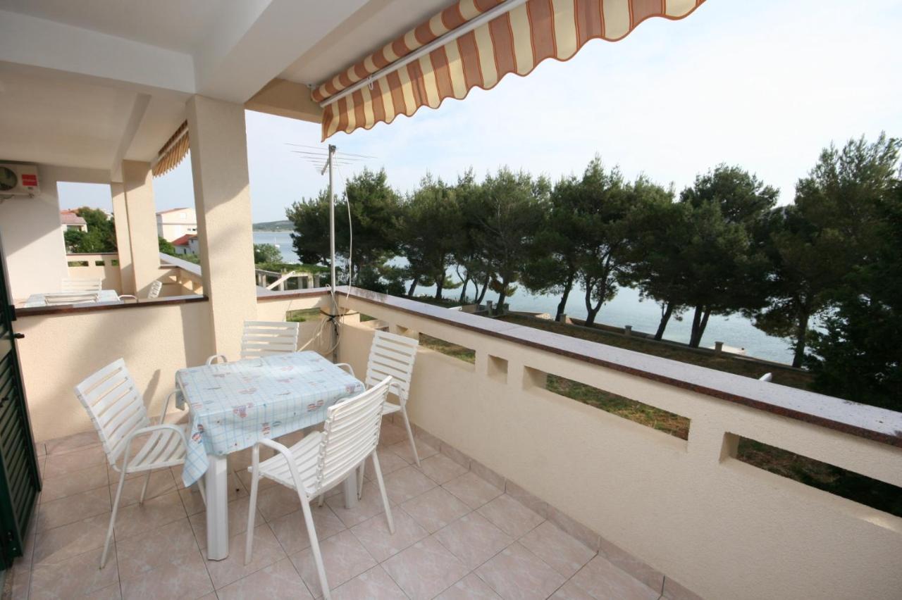 Apartment Stara Novalja 6375C Экстерьер фото